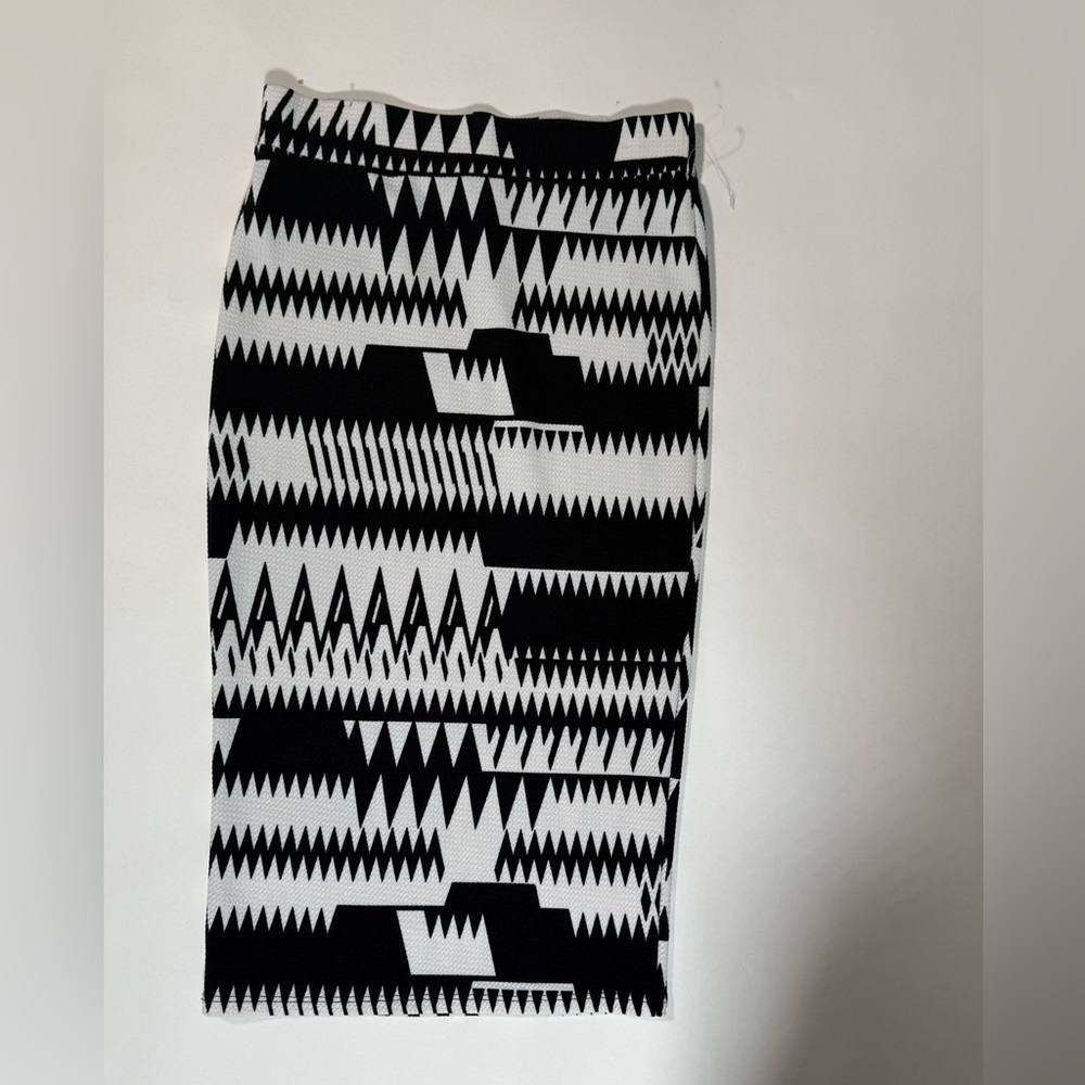 Black and White Patterned Women's Skirt